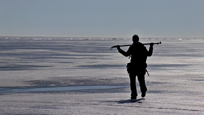 Wycieczka: Bajkał zimą, pieszo przez zamarznięty Bajkał.